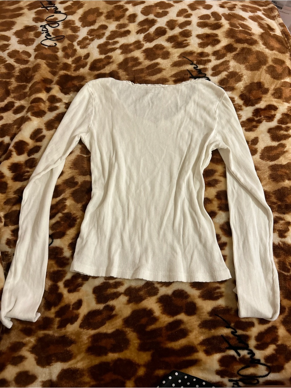 Women's Ribbed Scoop Neck Long-Sleeve Top - Picture 3 of 4